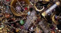 Priceless Hoard Features Sri Lankan Jewels